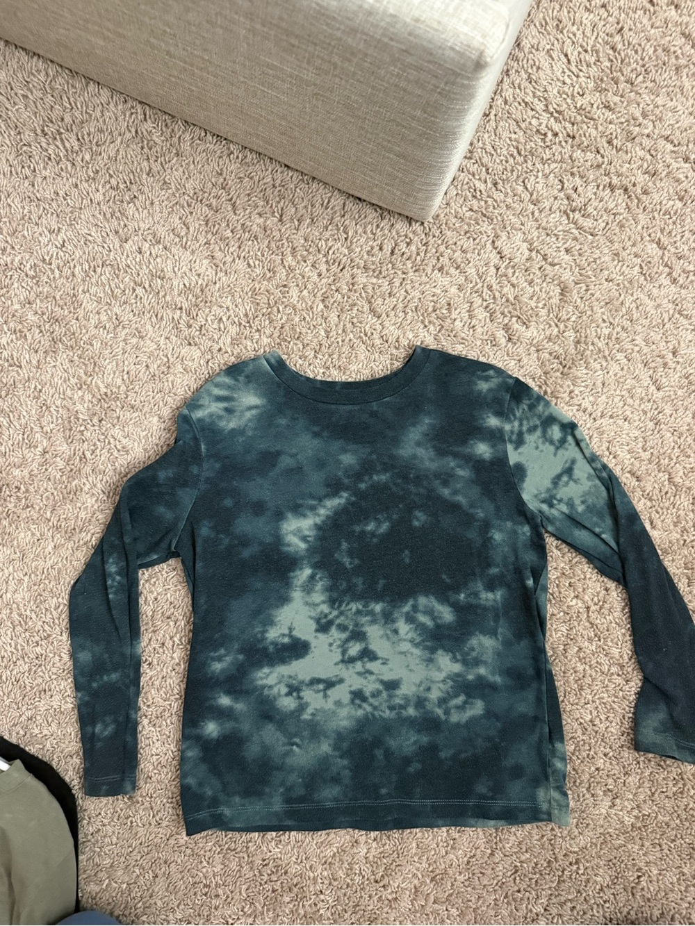 Old Navy Kids Long Sleeve Tie-Dye Tee in Teal and Black